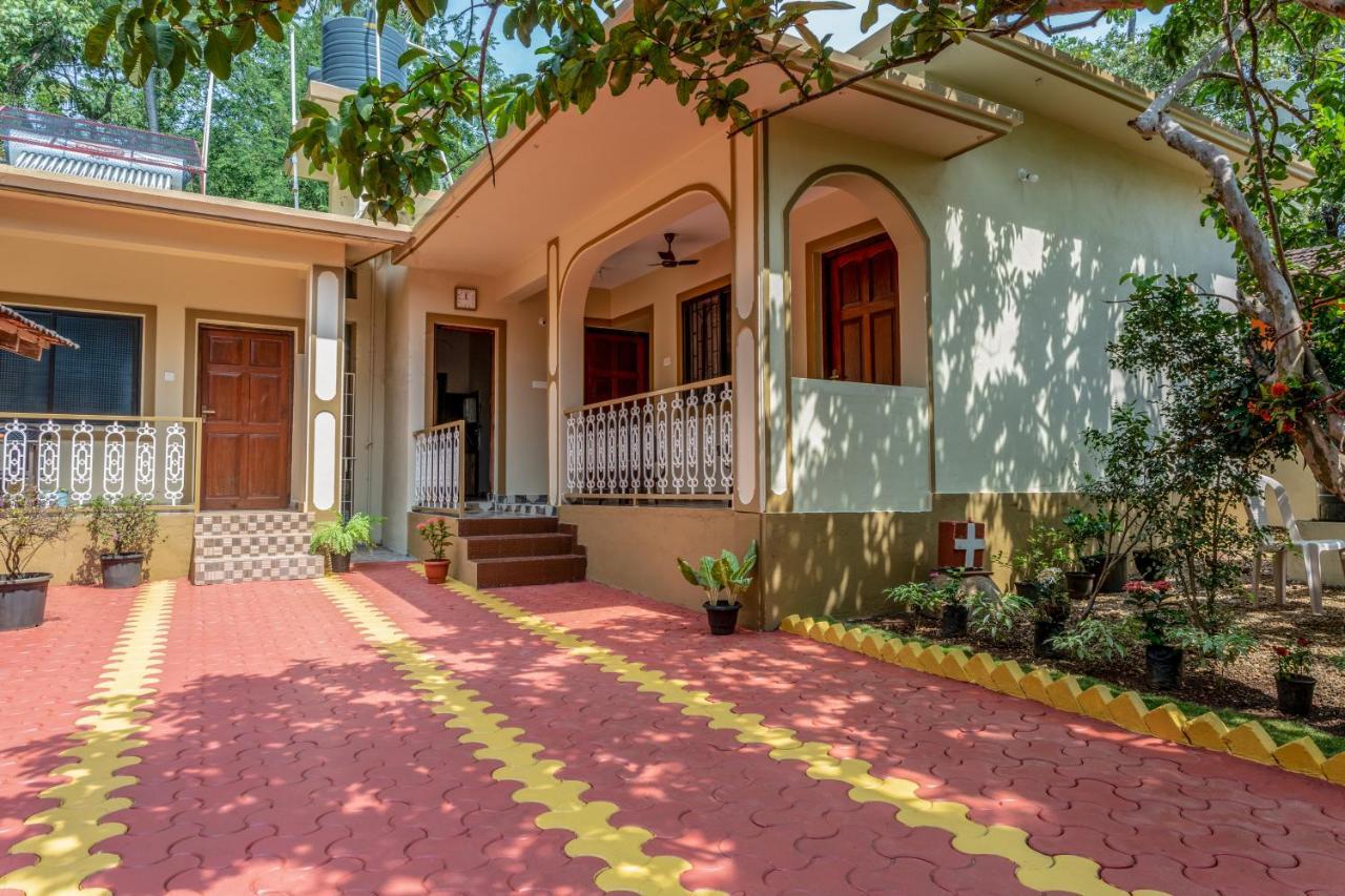Martinet Vagator Guest House Bagian luar foto