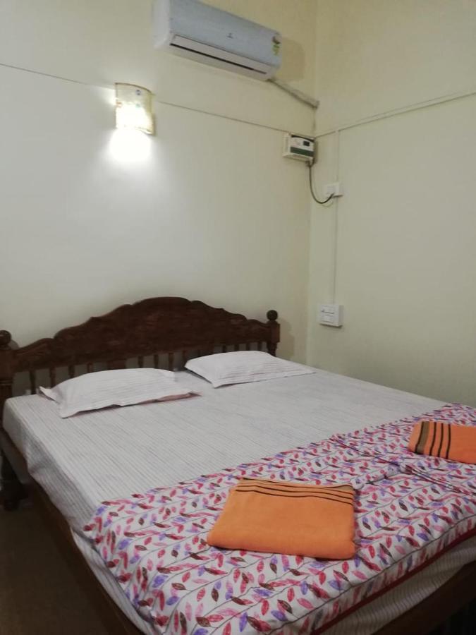 Martinet Vagator Guest House Bagian luar foto